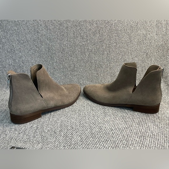 Steve Madden Tan Ankle Booties with Elastic Panels - Picture 13 of 16